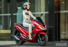 <b>大只500在线登录购Honda PCX 尊享价值2880元礼包+0元</b>