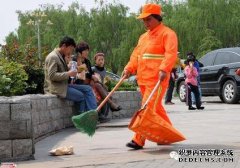 <b>大只500平台官网百事利盛夏送清凉 慰问奋战高温</b>