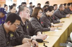 <b>加强校企合作 大只500注册开户淮海集团推进“企</b>