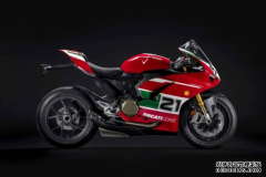 <b>大只500平台官网杜卡迪推出Panigale V2纪念版，致敬</b>