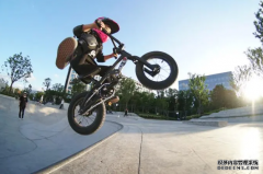 <b>大只500注册登录痛并快乐地玩着 ＢＭＸ与车轮共</b>